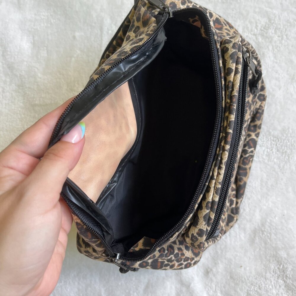 3/$30 🌟 Alfagear Leopard Print Fanny Pack - Picture 4 of 7